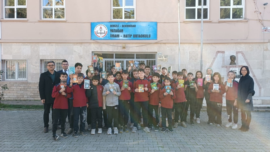 Türkçe Öğretmenimiz Gizem ARMAN'ın gayretleri ile Kütüphanemize 200 Kitap Kazandırıldı.